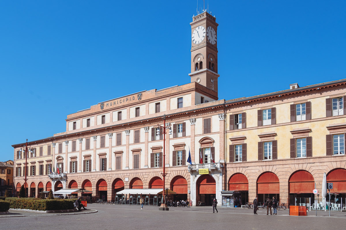 Forlì, il centro storico con piazza Aurelio Saffi