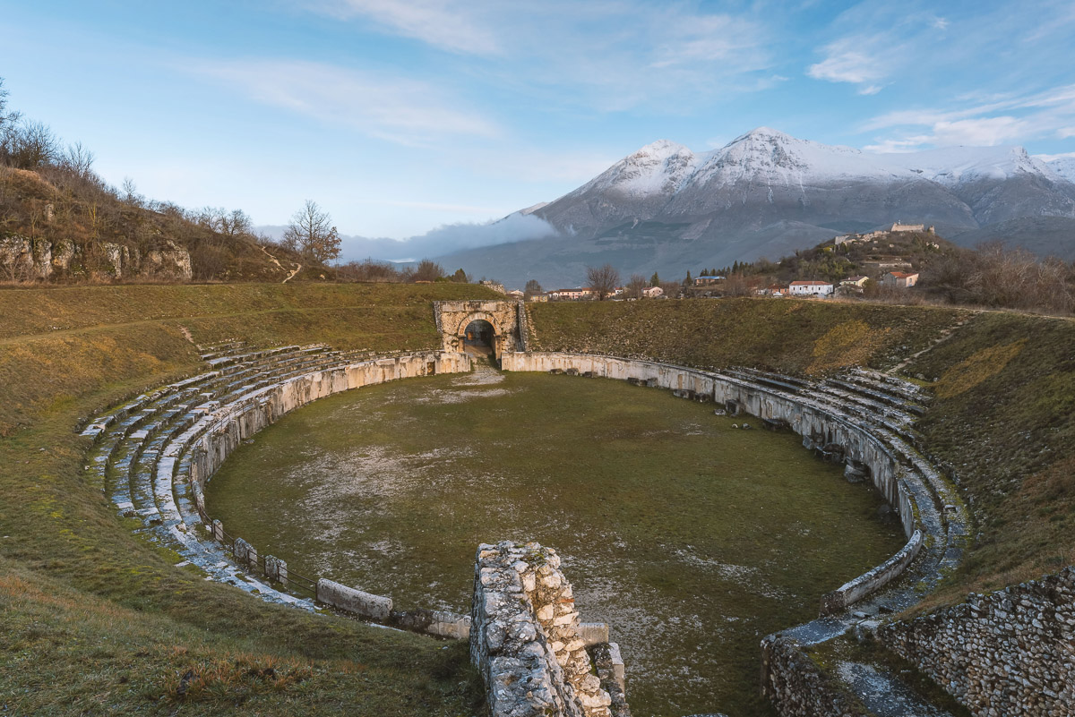 L'anfiteatro di Alba Fucens