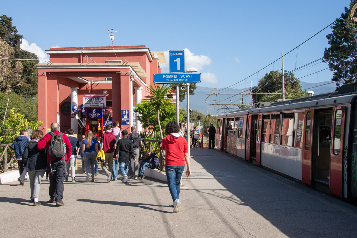 La stazione dei treni di Pompei