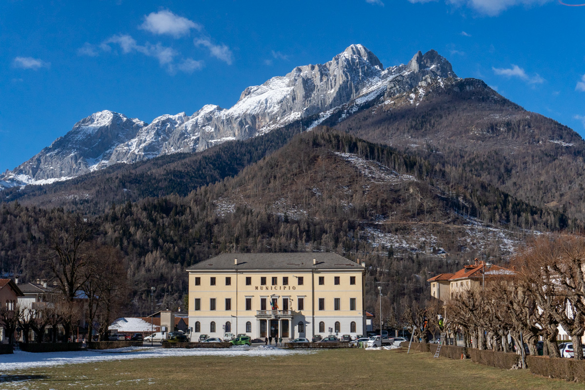 Agordo, el Broi e il municipio