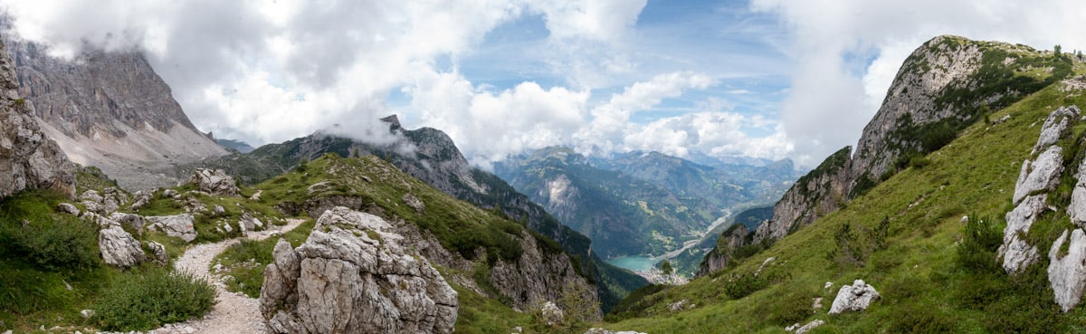 lago di Alleghe visto dal Civetta