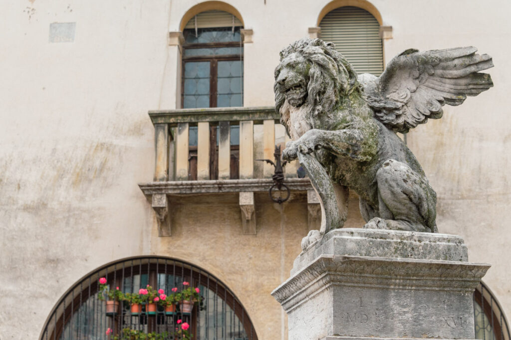 Asolo, il leone di San Marco, segno del passato sotto la Serenissima