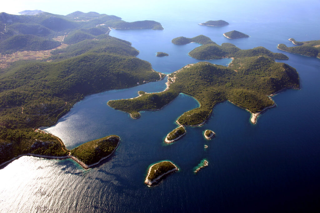Costa della Croazia: isola di Latsovo