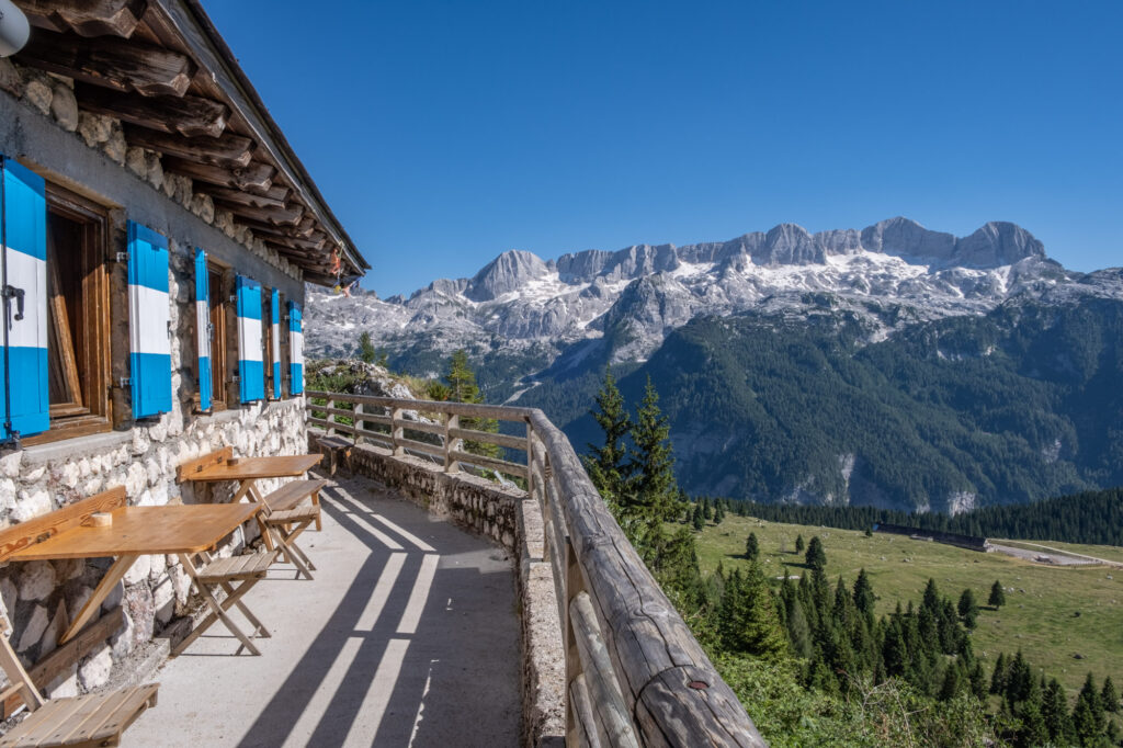 Rifugio Brazzà, Montasio