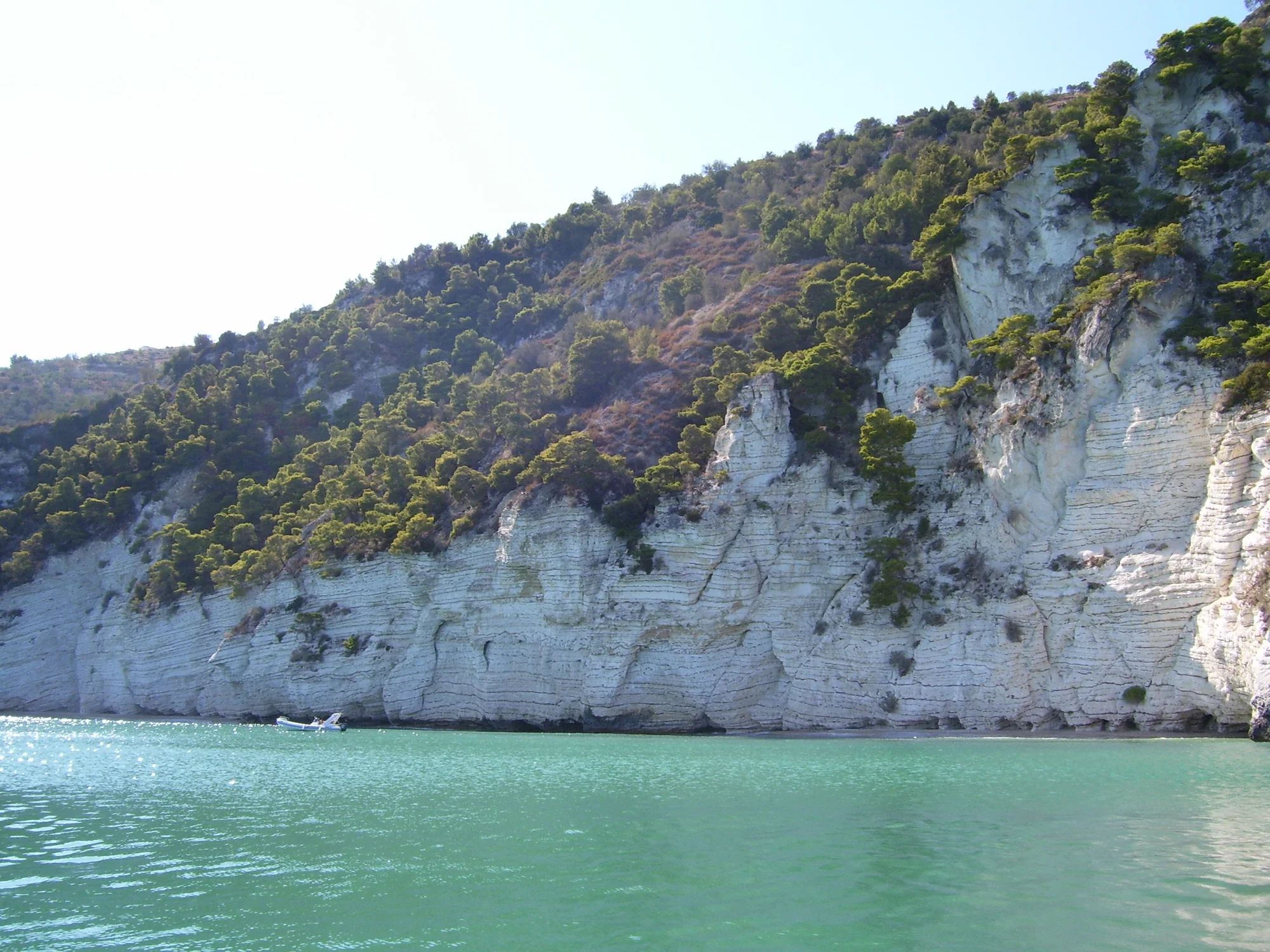 La costa bianca del Gargano tra Mattinata e Vieste