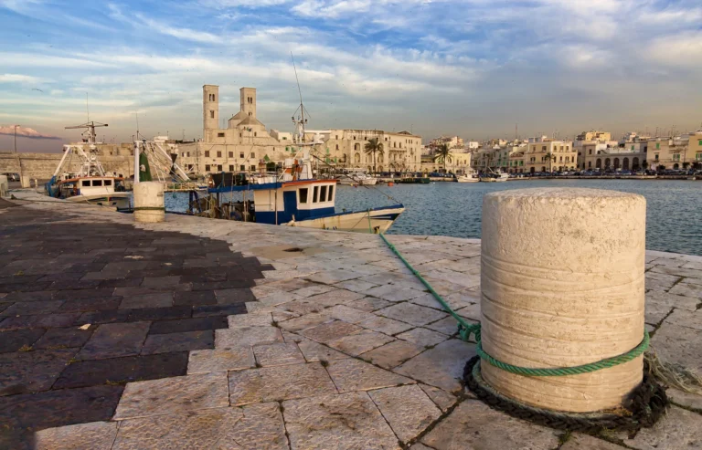 Il Duomo di Molfetta visto dal porto