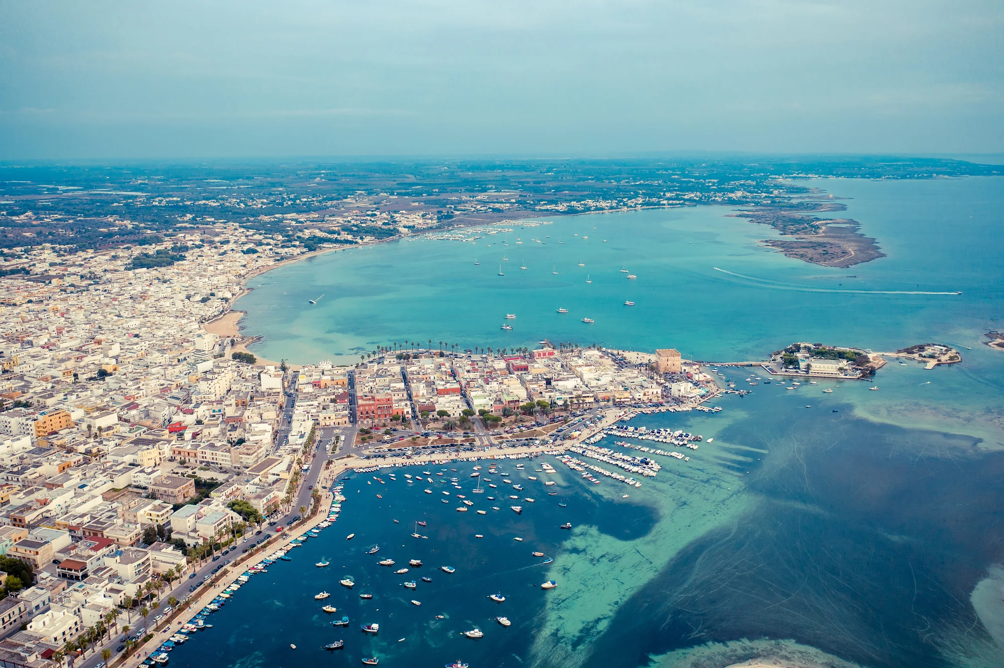 Porto Cesareo e la sua costa vista dall'alto
